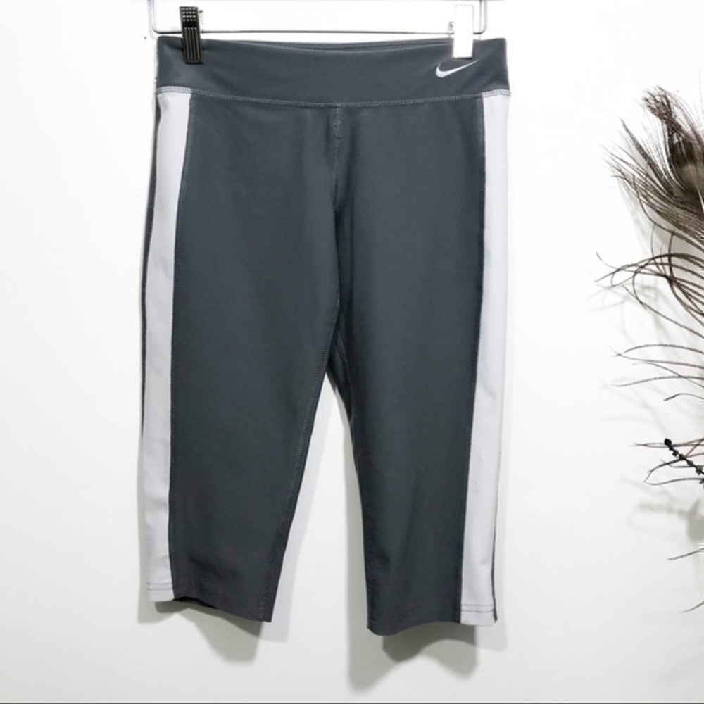 Nike Dri-Fit kids Capris leggings size M